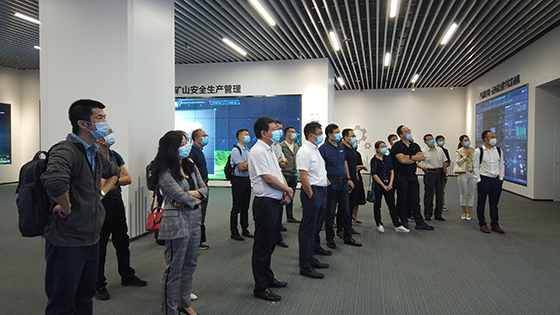 jiuyou.com信息组织参观“数字云南”展示中心