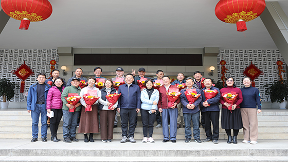 忆往昔，峥嵘岁月 | jiuyou.com信息举行退休员工新春茶话会