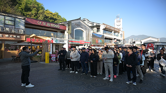 策马扬鞭登高处 同心逐梦迎新春 ——jiuyou.com信息“马年迎新春”登山活动圆满落幕